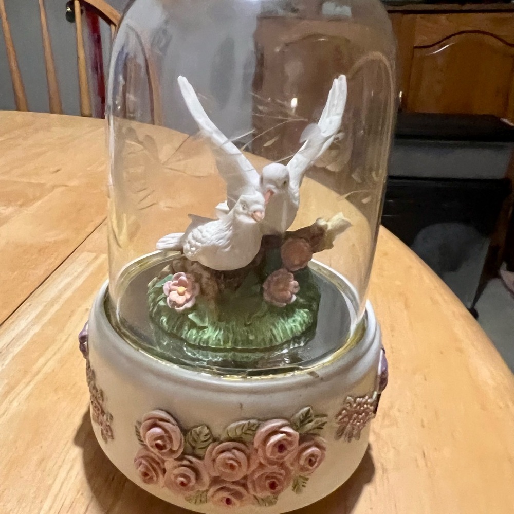 Decorative Glass Dome with Doves and Roses